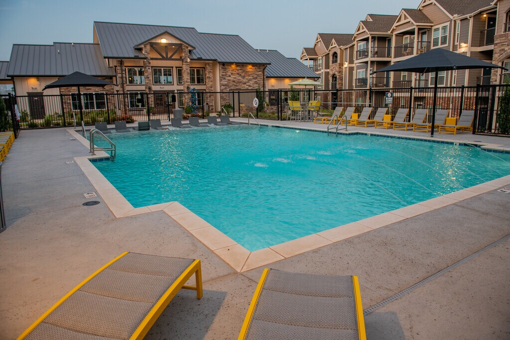 Center 301 Apartments in Belton, MO