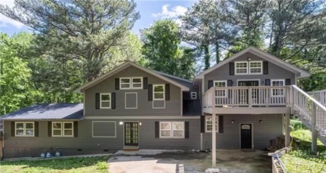 6270 Shadow Rock Dr in Lithonia, GA - Foto de edificio