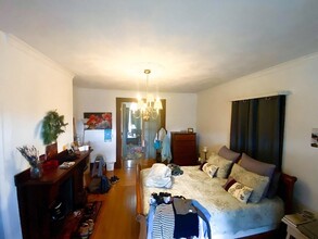 957 Washington St, Unit 2 in Newton, MA - Foto de edificio - Building Photo