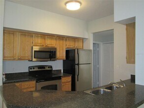 5957 Westgate Dr, Unit 1912 in Orlando, FL - Foto de edificio - Building Photo