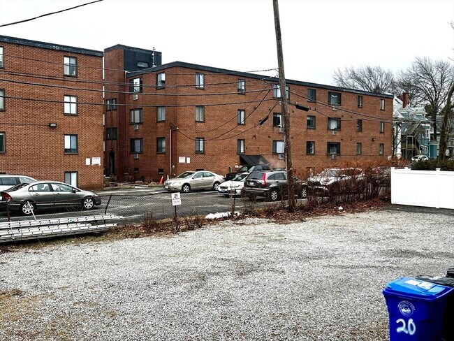 22 Winslow Rd, Unit #2 in Brookline, MA - Building Photo - Building Photo