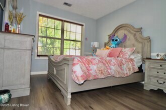 9509 Hunters Trail Ct in Louisville, KY - Building Photo - Building Photo