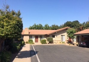 7089 N Howard St, Unit 104 in Fresno, CA - Building Photo