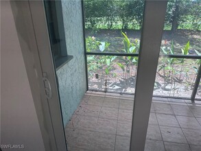 1440 Green Valley Cir in Naples, FL - Building Photo - Building Photo