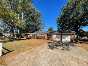 201 Neal Dr in Charlotte, NC - Building Photo - Building Photo