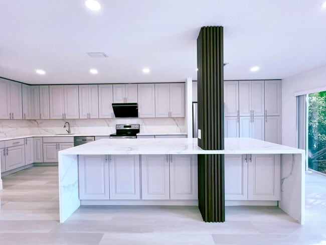 property at 549 Racquet Club Rd