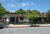 Laguna Cottages For Seniors in Santa Barbara, CA - Foto de edificio - Building Photo