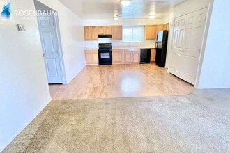 2324 W Lone Cactus Dr, Unit 11 in Phoenix, AZ - Building Photo - Building Photo