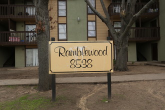 Ramblewood Apartments I & II in Dallas, TX - Building Photo - Building Photo