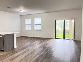 15600 SW 136th St in Miami, FL - Building Photo - Building Photo