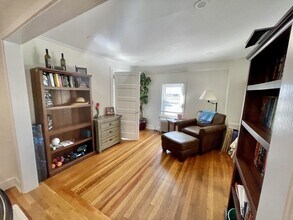 41 Freeborn St in Newport, RI - Building Photo - Building Photo