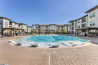 Lakecrest Apartments in Katy, TX - Building Photo - Building Photo