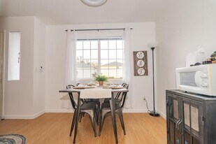 2030 Brookhurst St in Medford, OR - Building Photo