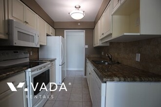 1111 Haro St in Vancouver, BC - Building Photo - Building Photo