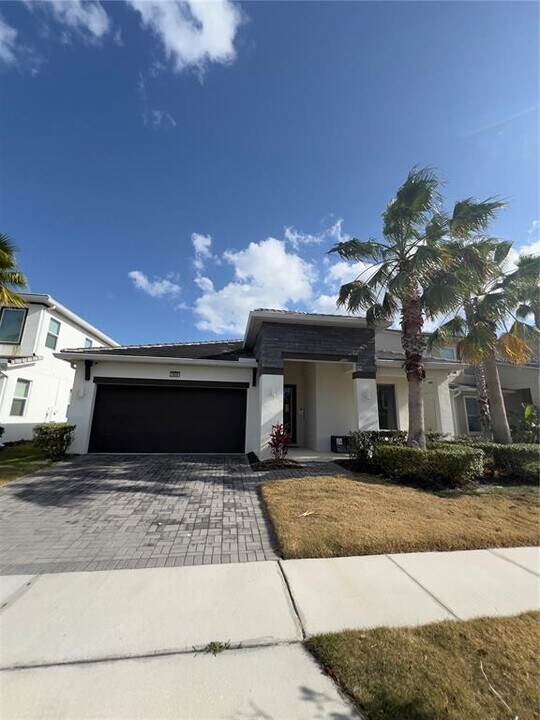 3930 Oakville Ave in Kissimmee, FL - Building Photo
