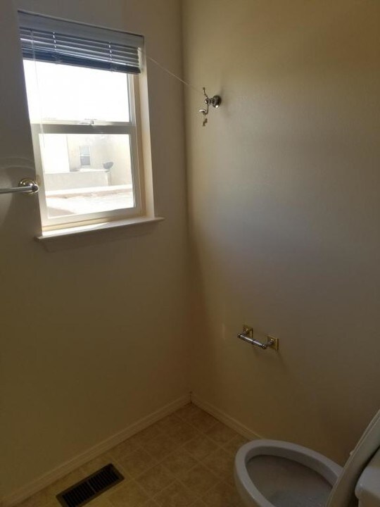 6213 Harvest Maiden Way in Albuquerque, NM - Building Photo