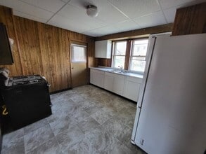 825 S Seneca Ave in Alliance, OH - Building Photo - Building Photo