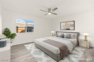 10525 Shiny Skies Dr in Las Vegas, NV - Building Photo - Building Photo