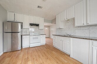 4910 Paradise Ln in Houston, TX - Building Photo - Building Photo