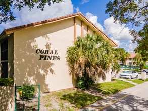 Coral Pine Villas in Coral Springs, FL - Building Photo - Building Photo