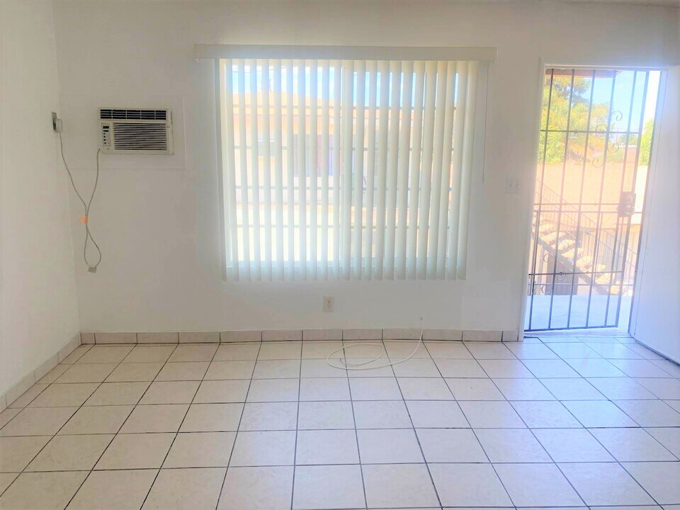 4683 Canoga St, Unit A in Montclair, CA - Building Photo