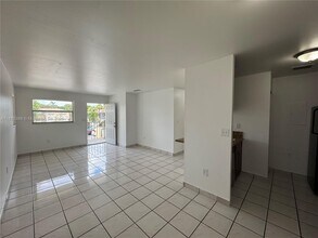 15699 SW 73rd Cir Terrace in Miami, FL - Building Photo - Building Photo