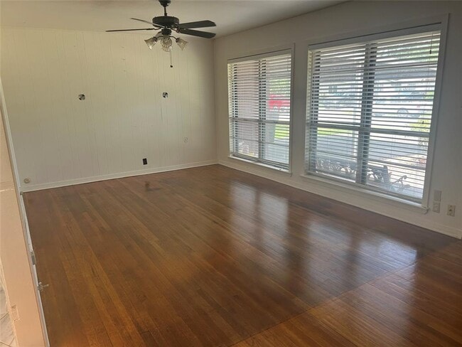 8635 McDade St in Houston, TX - Building Photo - Building Photo