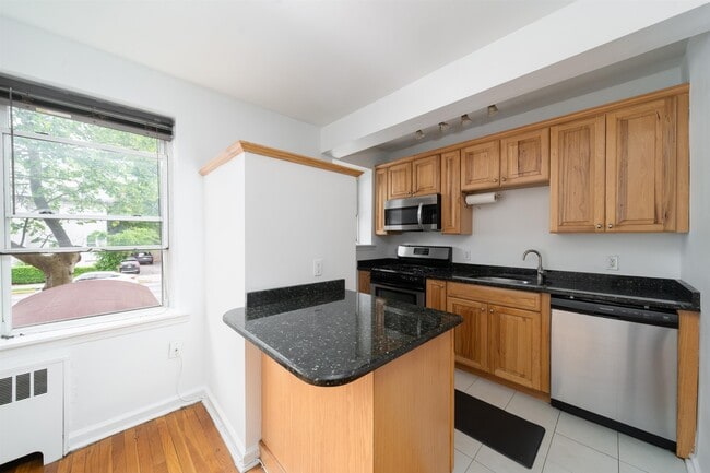 2520 John F. Kennedy Blvd in Jersey City, NJ - Building Photo - Building Photo