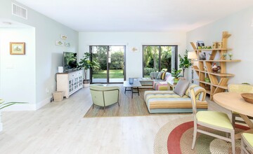11267 Pond View Dr in Wellington, FL - Building Photo - Building Photo
