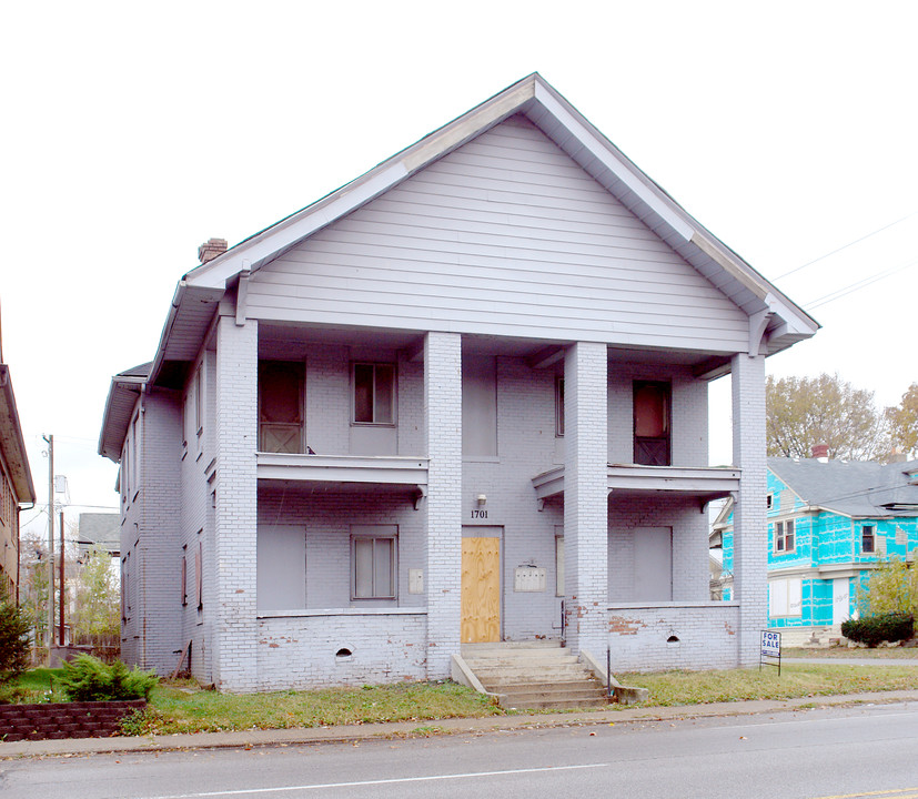 1701 N College Ave in Indianapolis, IN - Building Photo