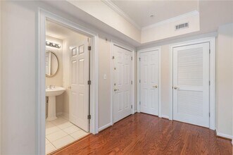 3275 Lenox Rd NE in Atlanta, GA - Building Photo - Building Photo