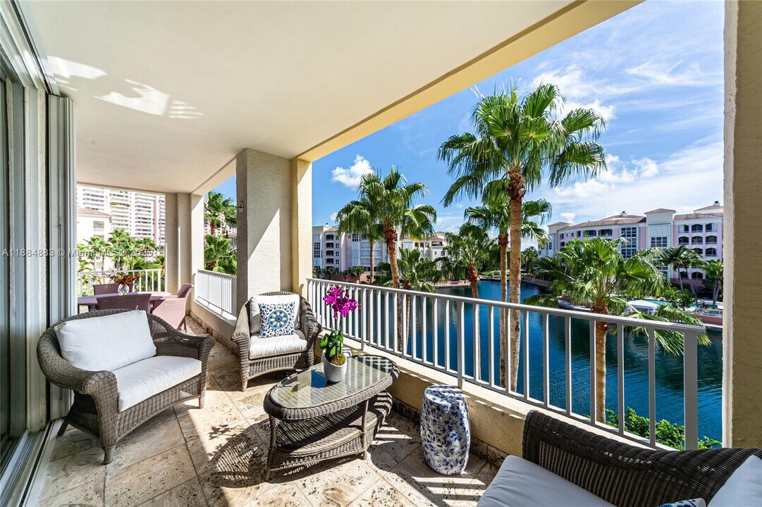 707 Crandon Blvd in Key Biscayne, FL - Building Photo