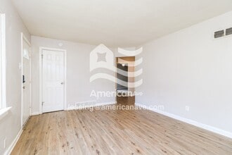 9749 Dennis Dr in St. Louis, MO - Building Photo - Building Photo