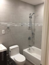 204 Lake Shore Rd, Unit 3 in Boston, MA - Building Photo - Building Photo