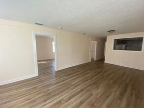 606 Florida Ave in Lynn Haven, FL - Building Photo - Building Photo