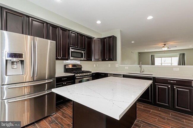 property at 5 Lani Ln