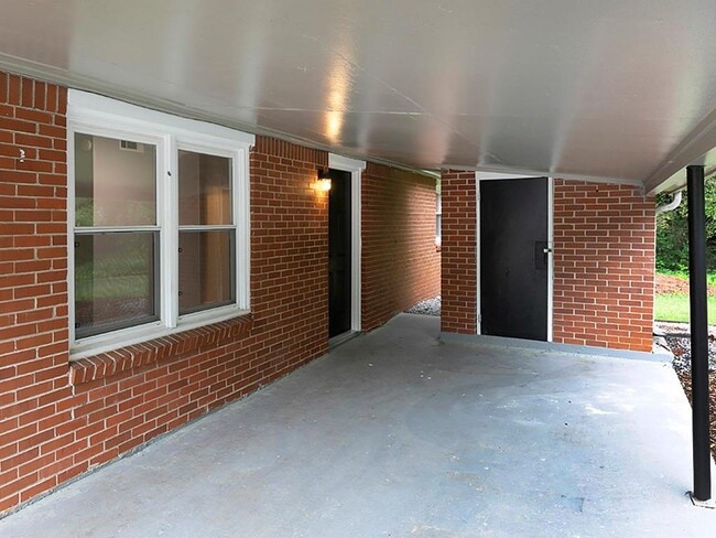 2123 Hanfred Ct in Tucker, GA - Building Photo - Building Photo