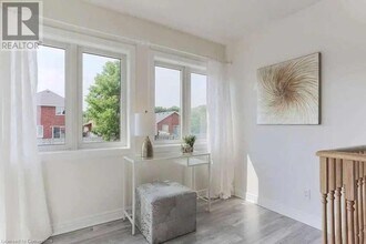 4140 Foxwood Dr in Burlington, ON - Building Photo - Building Photo