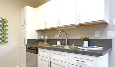 Stoneridge Luxury Apartments in Walnut Creek, CA - Foto de edificio - Building Photo
