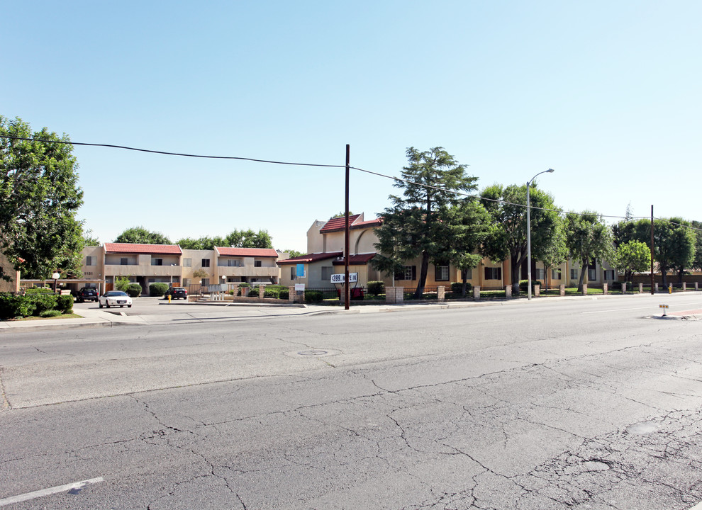 Sunwest Apartments in Lancaster, CA - Building Photo