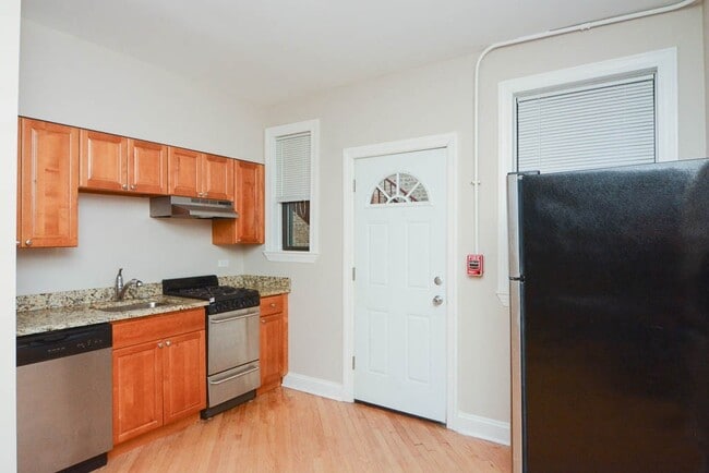 899 Green Bay Rd in Winnetka, IL - Building Photo - Building Photo