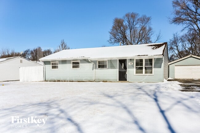 176 Fairwood Dr, Unit C1 in Bolingbrook, IL - Building Photo - Building Photo