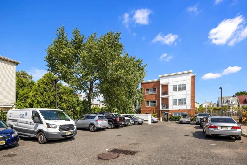 86 Astor St in Newark, NJ - Building Photo