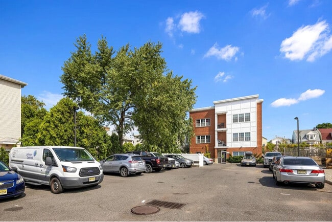 86 Astor St