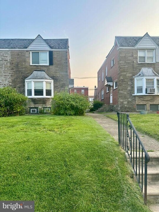 2032 Vista St in Philadelphia, PA - Building Photo