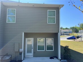 6093 Mallory Ridge in Union City, GA - Building Photo - Building Photo