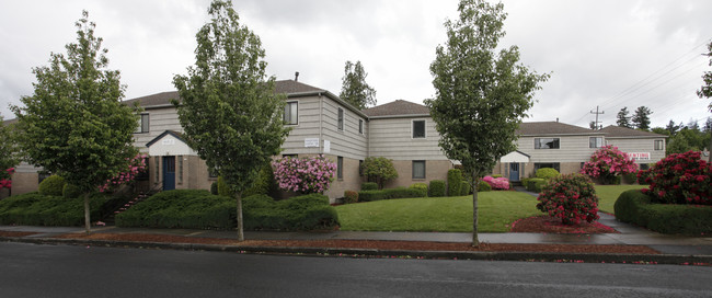 Laurel Park Apartments in Portland, OR - Building Photo - Building Photo