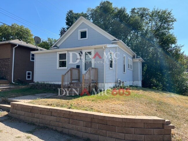 property at 1417 W 10th St