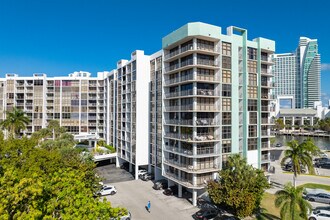 Towers of Oceanview East in Hollywood, FL - Building Photo - Building Photo
