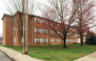 Ravenswood Station Apartments